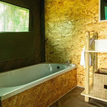 Safari Glamping Portugal Penguin 럭셔리텐트 Ventosa (Braga)