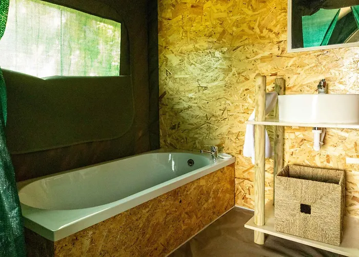 Safari Glamping Portugal Penguin 럭셔리텐트 Ventosa (Braga)