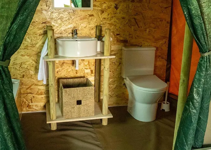 Safari Glamping Portugal Penguin 럭셔리텐트 Ventosa (Braga)